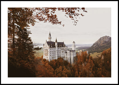 Poster Majestätisches Schloss in der Herbstlandschaft