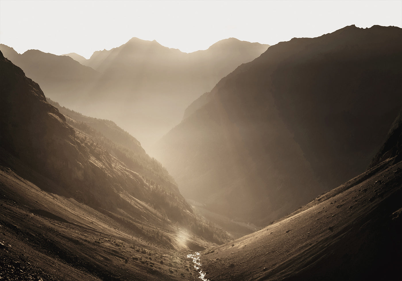 Tal der Ruhe bei Sonnenaufgang Poster 